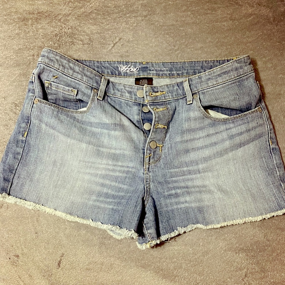 High waisted Denim Shorts